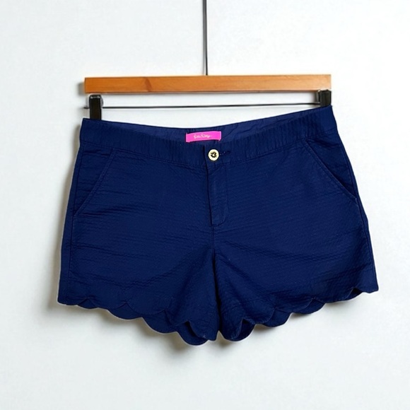 🌻Lilly Pulitzer Blue Textured Scalloped Hem Shorts Size 10 - Picture 2 of 8